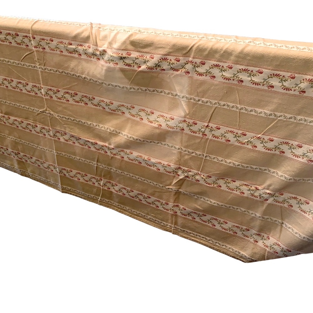 Beautiful vintage rectangle tablecloth for fall/Thanksgiving